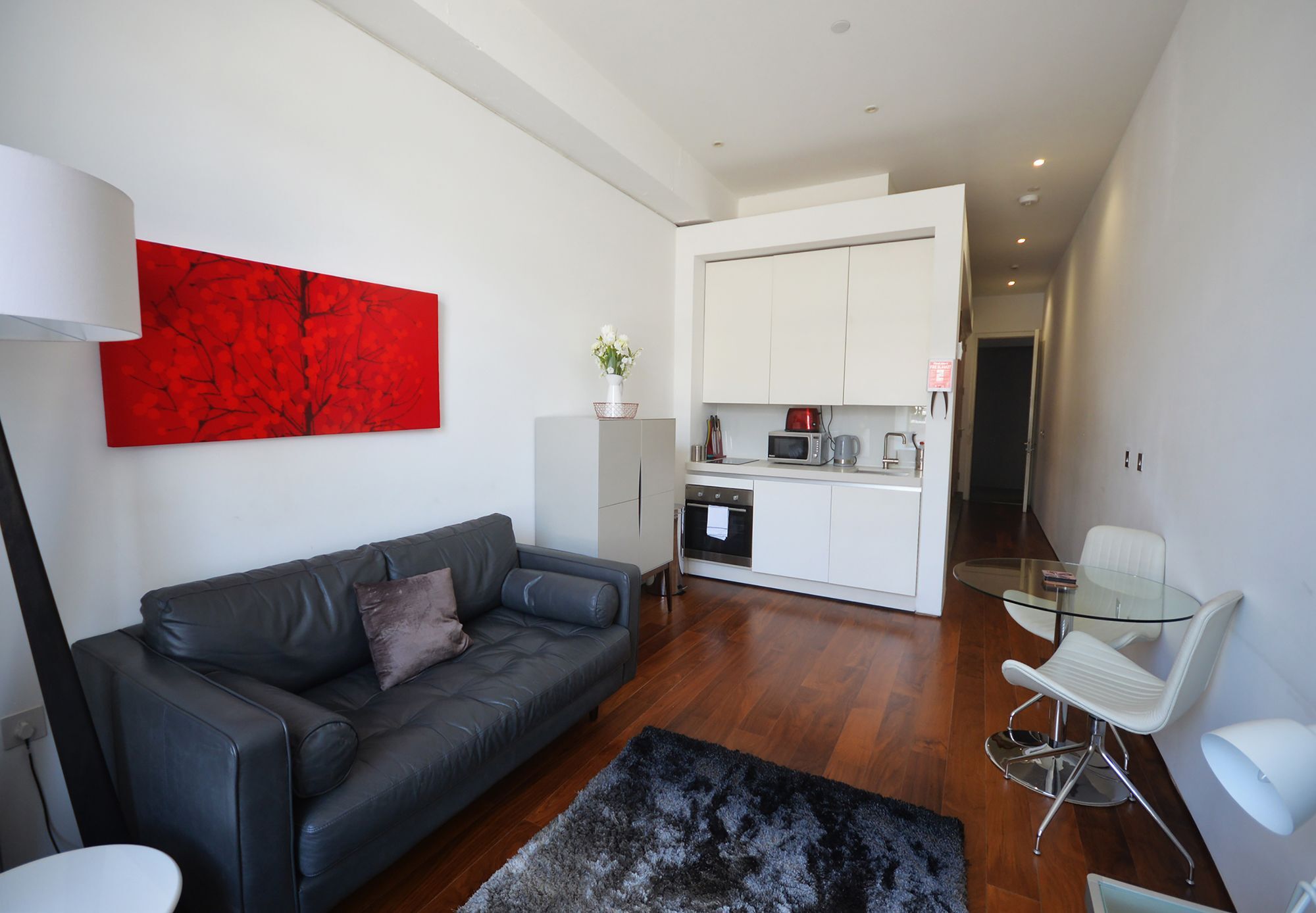 Drakes Wharf Apartment *